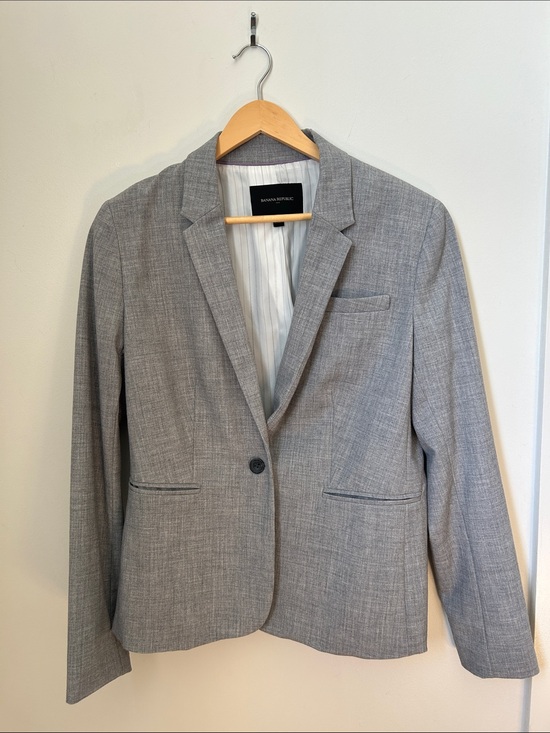 Banana Republic Jackets & Blazers - Banana Republic Light Gray Women's Blazer